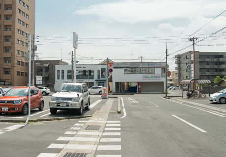 市立西小学校南の突き当りの写真